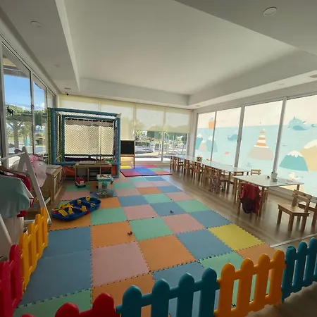 Blue Retreat By The Sea Апартаменты *